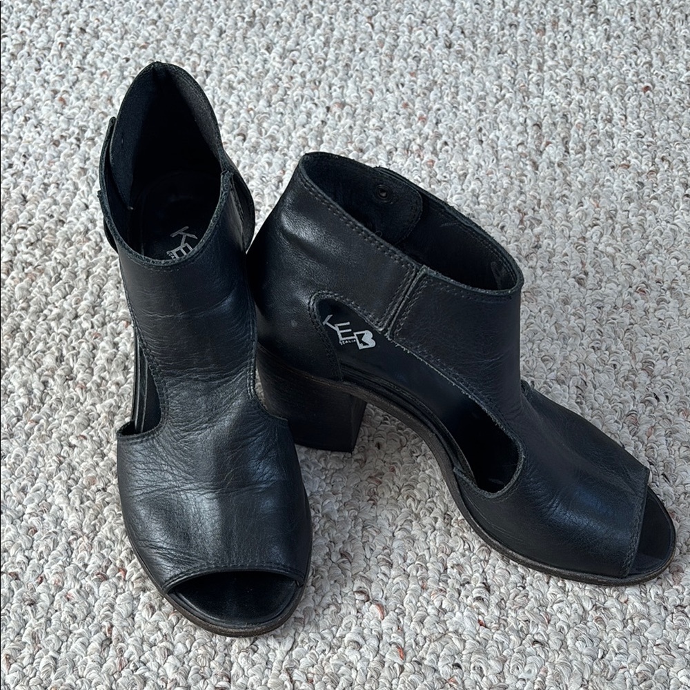 KEB Italian Black Leather Women's Peep Toe Sandals